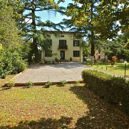 Nana Bed & Breakfast *